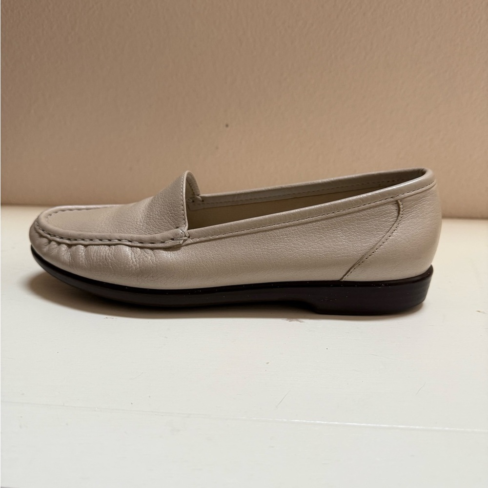 SAS Ivory Leather Loafers 9M